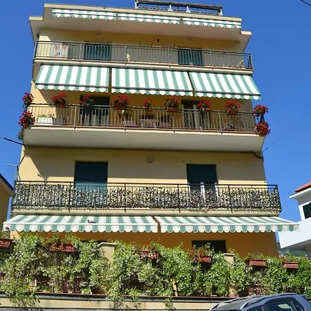 Appartement Cà Da Lalla Maria Noli